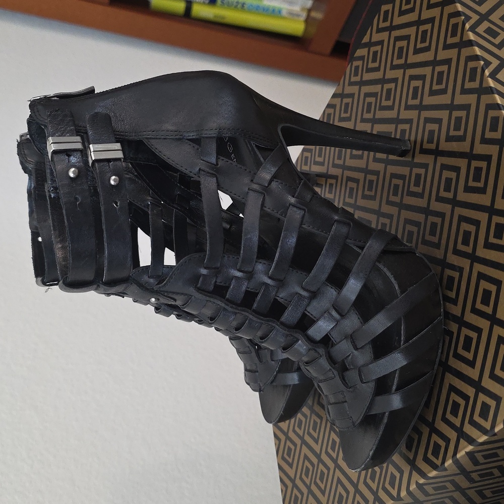 BCBGeneration high stiletto heels size 7